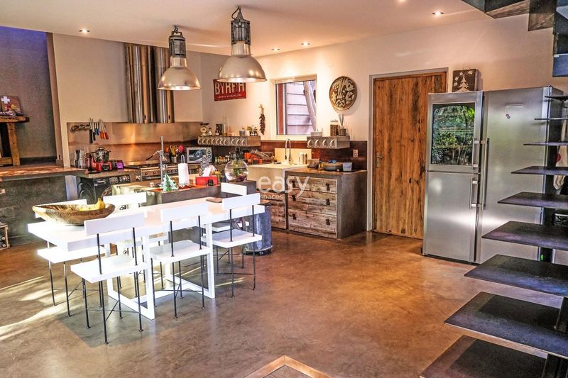 Location of the photo shoot in the city of Toulon