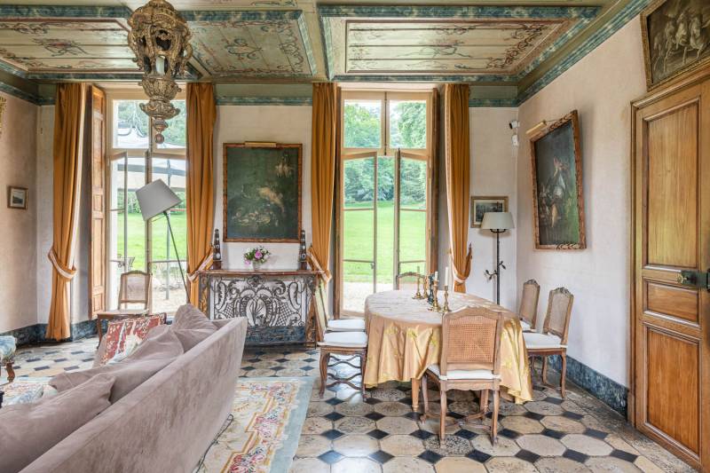 Beautiful Historical and Luxurious Residence Available for Rent for Shooting and Filming Near Paris
