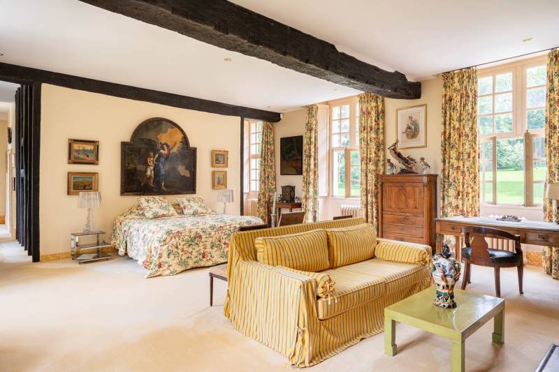 Beautiful Historical and Luxurious Residence Available for Rent for Shooting and Filming Near Paris