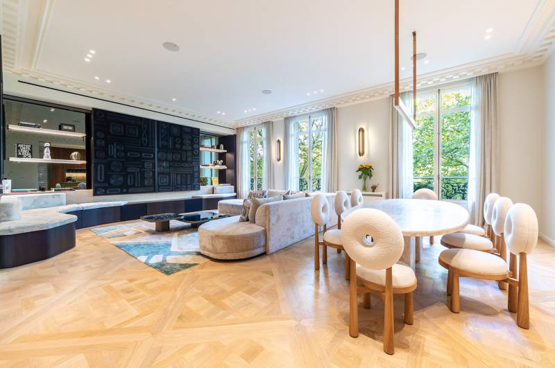 Haussmann-style apartment available for rent for filming purposes in Paris, France