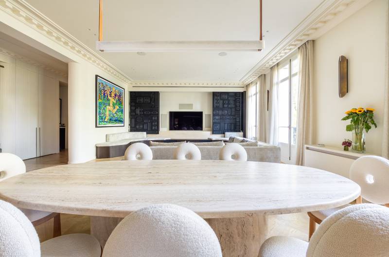 Rental of filming locations in the city of Paris, France, for professional and artistic productions