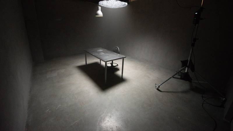 Place that is a type of prison typically used in music video clips located in Paris, FRANCE