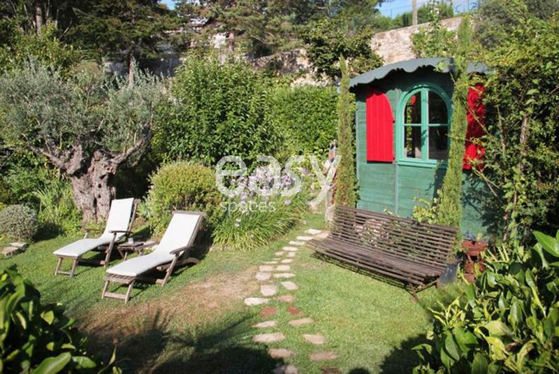 unique and distinctive decorative style found in the city of Cannes