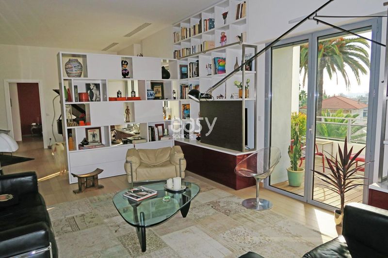 scenery rental service available for photo and video shoots in Nice city