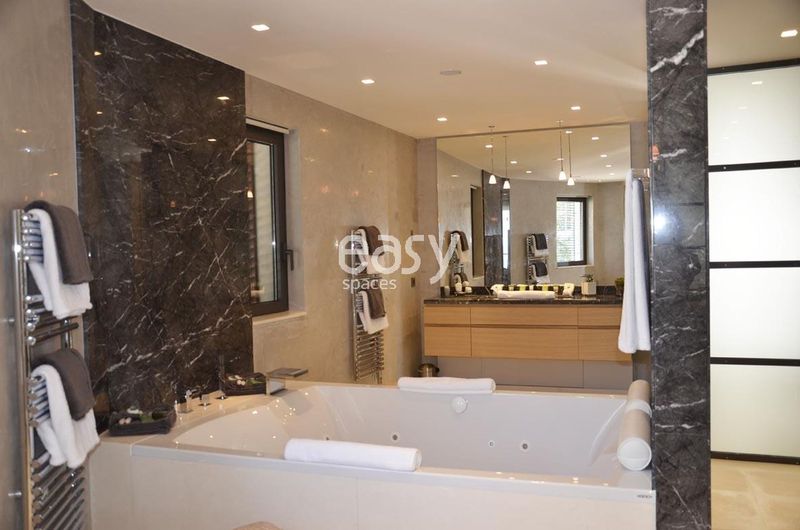 Where is the best possible place to propose your house for use in the film industry and cinema productions?