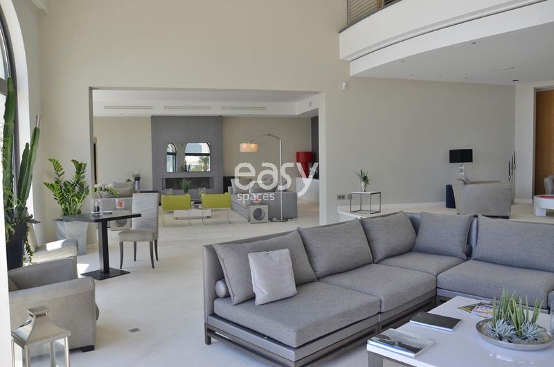 Renting a Modern Contemporary House Specifically for Hosting a Product Launch Event