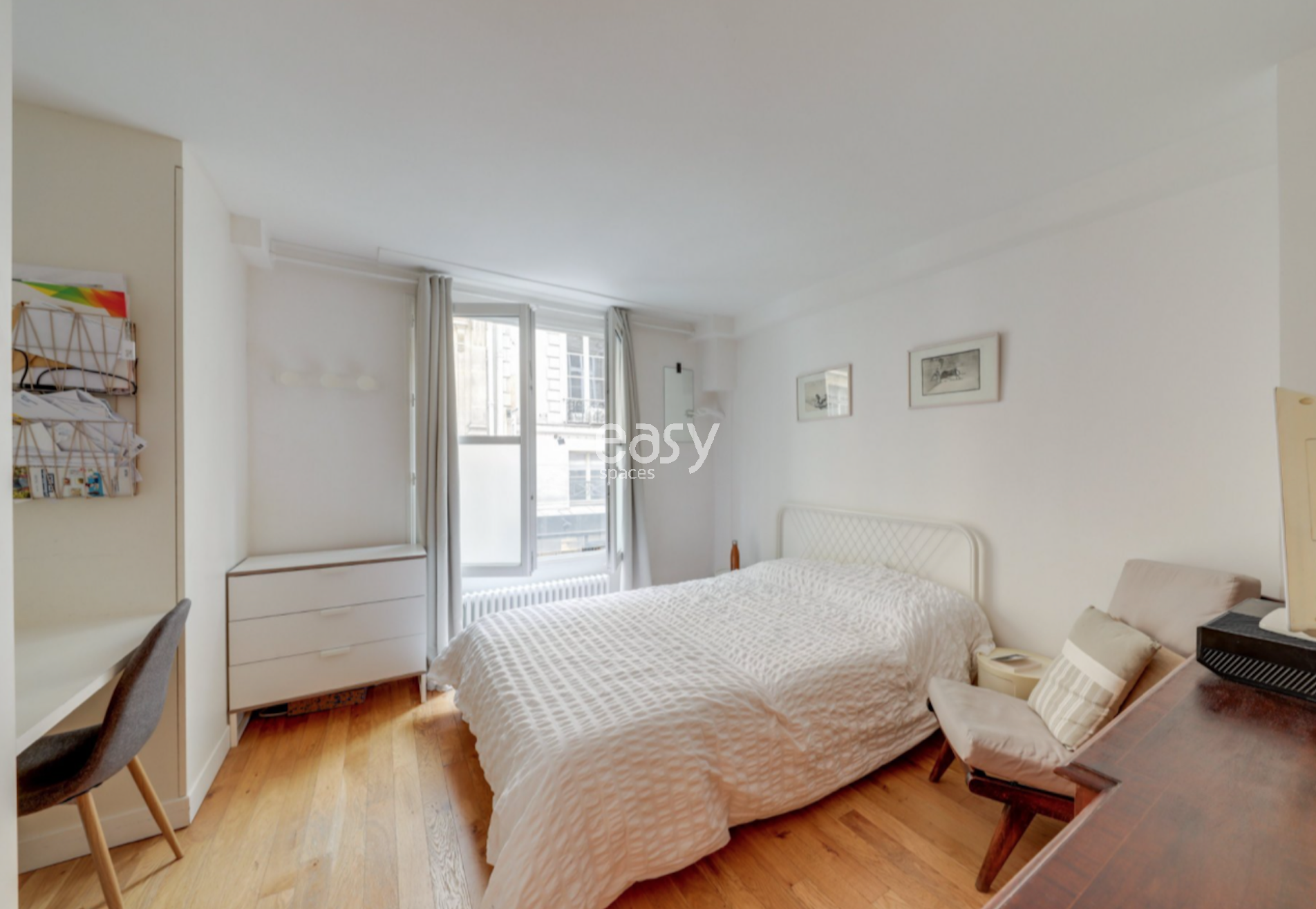Beautiful spacious house with terrace available for photo shootings and filming projects in Paris city center