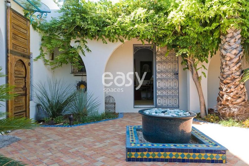 A unique and unusual house perfect for a photography session in Montpellier