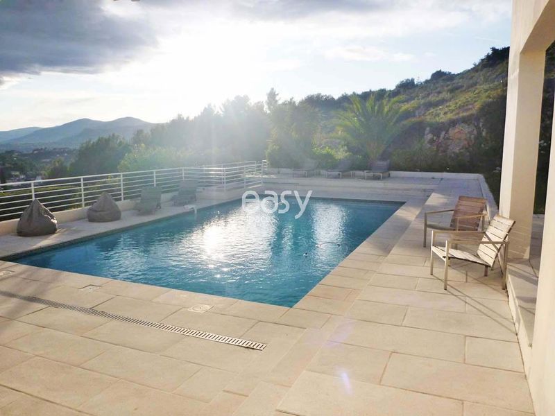 Contemporary filming and photography location sites available for productions in Nice Côte d'Azur 06