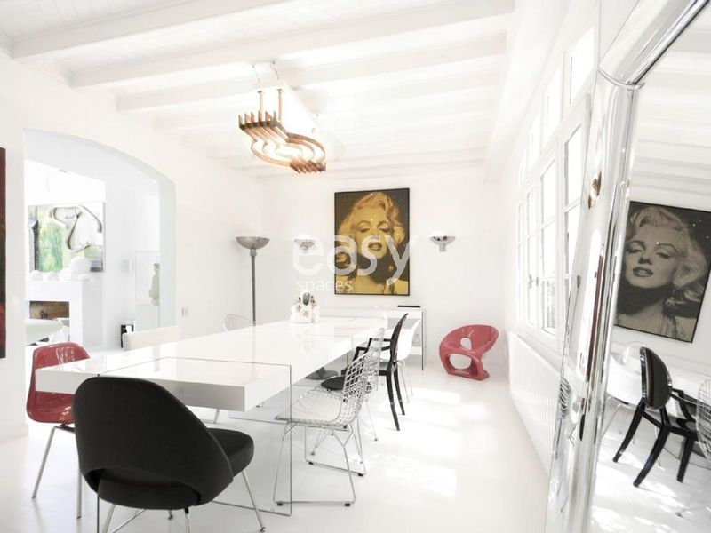 Places Suitable for a Film Shooting in Various Locations Throughout Paris City