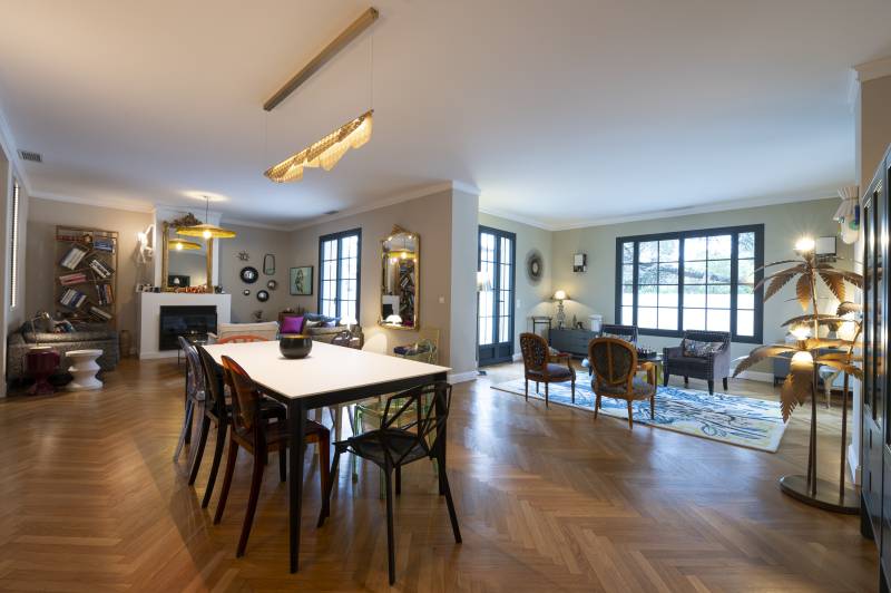 filming location situated in the vibrant and historic central area of Marseille in FRANCE