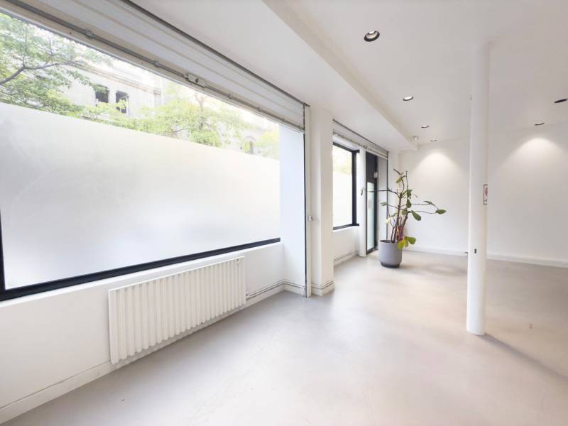 location of decorative settings available for photo and video shoots in Paris, FRANCE