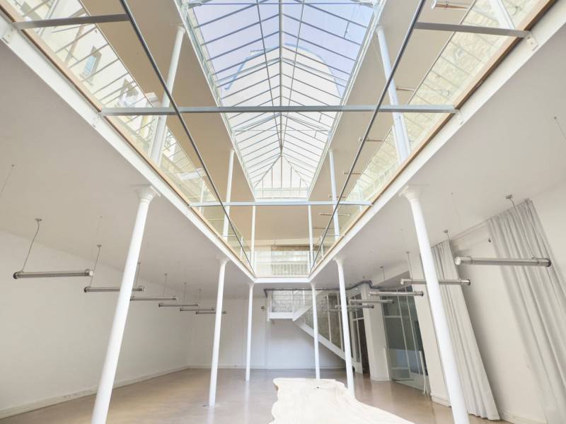 Showroom space available for rent in the very heart of the center of Paris, FRANCE