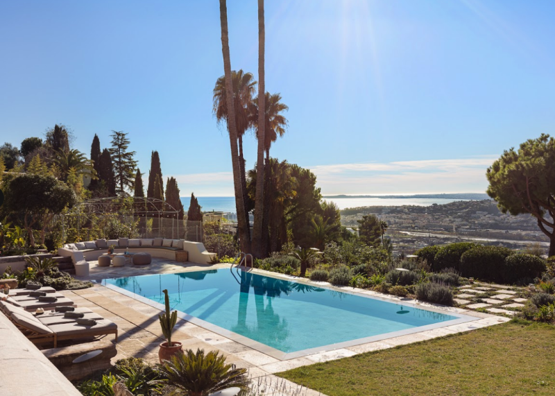 Rent a Belle Époque villa for a photoshoot with a sea view