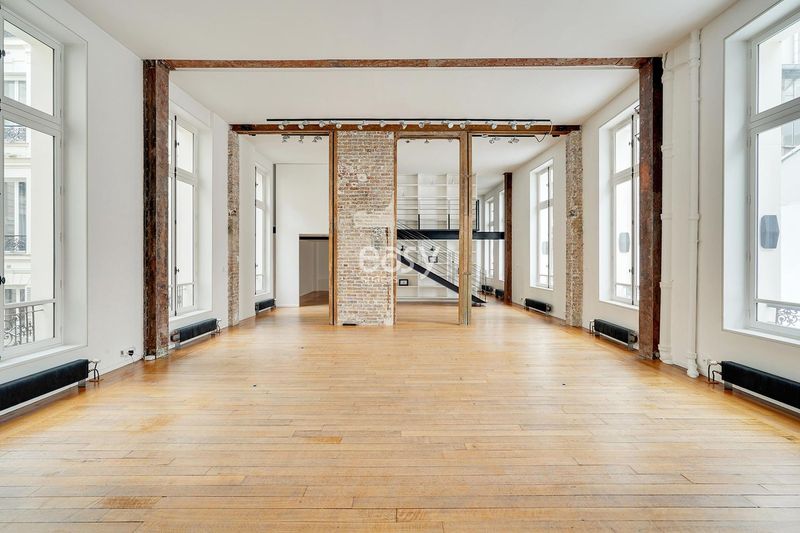 rental of a location venue for film shooting in Paris FRANCE