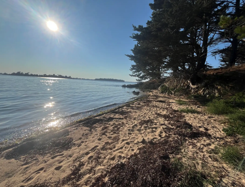 Natural scenic outdoor location available for rent for filming purposes in Brittany region of France