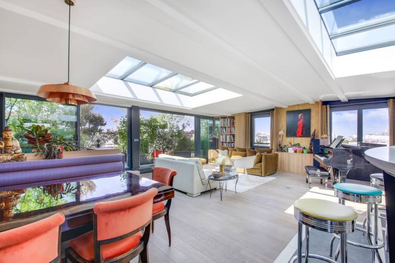 Unusual and Unique Photoshoot Location in Paris, FRANCE Offering Unforgettable Experiences