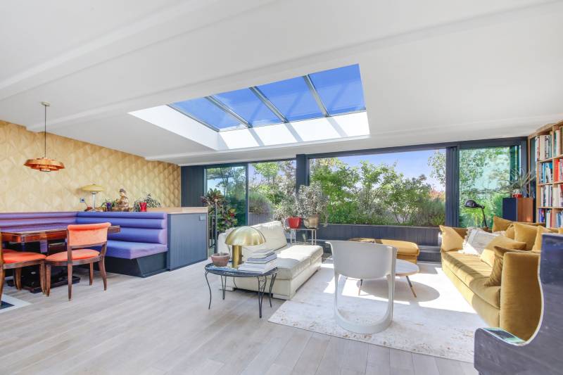 A Unique and Unconventional Space Perfectly Suited for Professional Photography Shoots in Paris, FRANCE