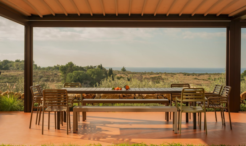 Rent a modern house for events in Italy