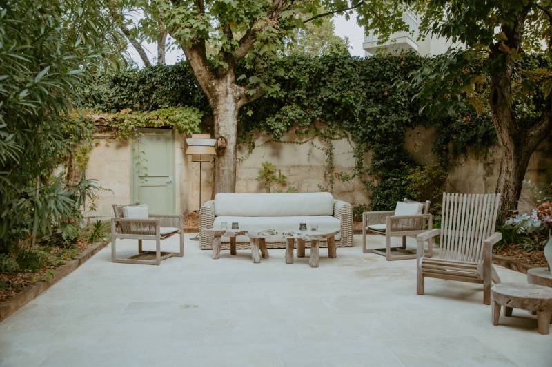 Shooting location for outdoor garden furniture in Bordeaux, FRANCE