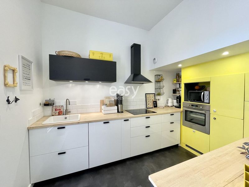 Suggest a Suitable Location to Conduct Professional Photo Shoots in France