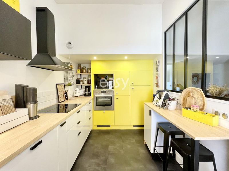 Location scouting agency specializing in film and television shooting locations in FRANCE