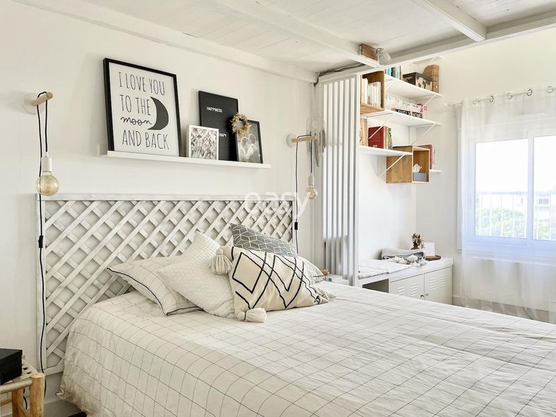 Rent a modern and stylish contemporary set for professional photo and video shoots in France