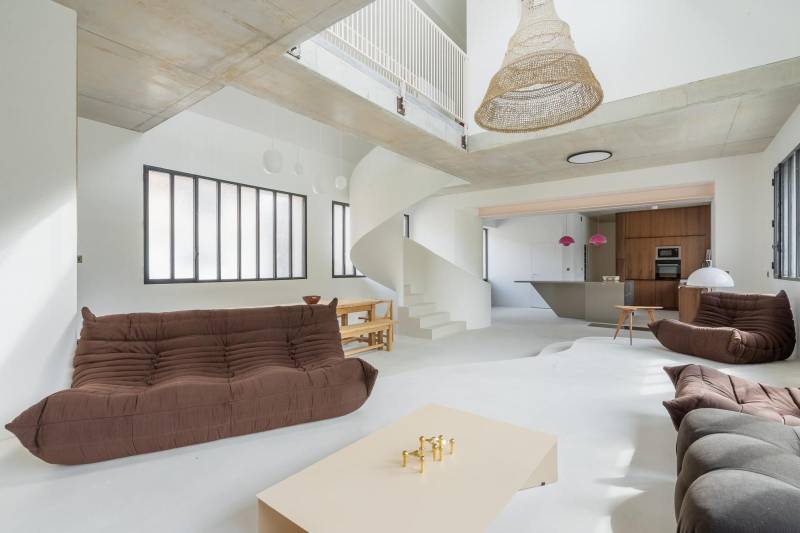 Loft Available for Rent for Photoshoots in Paris, France with Spacious and Bright Interiors