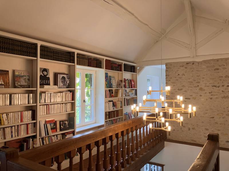 Rent your house available for rent specifically for a professional photoshoot in Paris, France