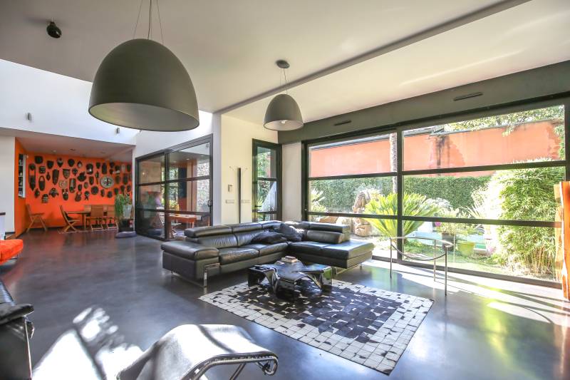 production company based in Paris, FRANCE specializing in creative multimedia projects