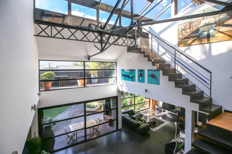 Unusual and unique space for professional photo shooting in the city of Paris, France