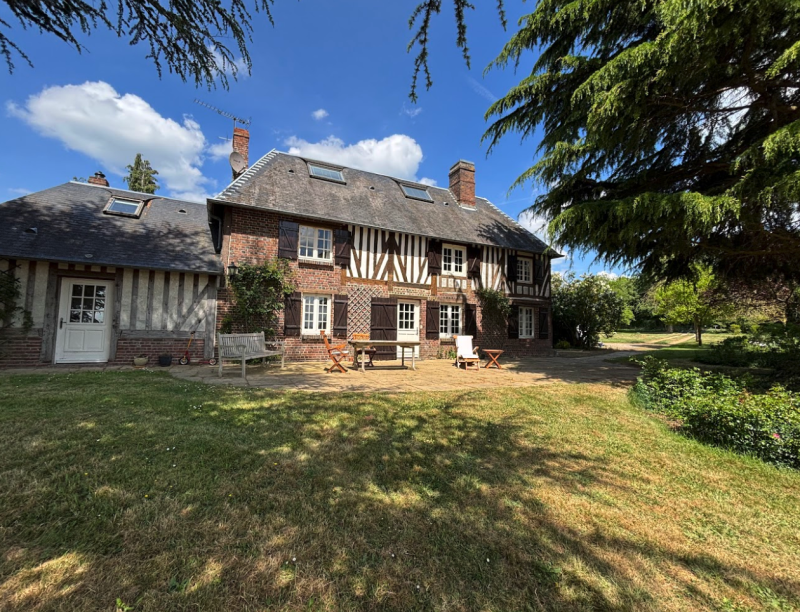 find a norman house for a photo shoot near Caen