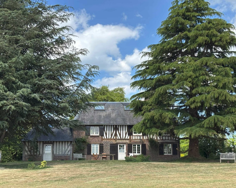 rent a cottage in france for photo shoot