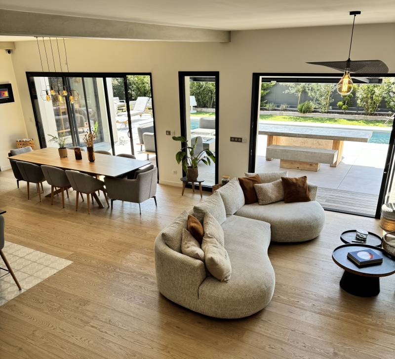 Renting a house for a filming project in Paris, FRANCE with all necessary amenities included