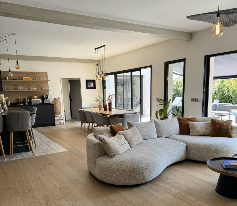 renting a location in FRANCE for a professional photoshoot or shooting session in Paris