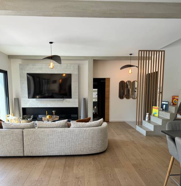 A unique and atypical space available for filming in the heart of Paris, FRANCE