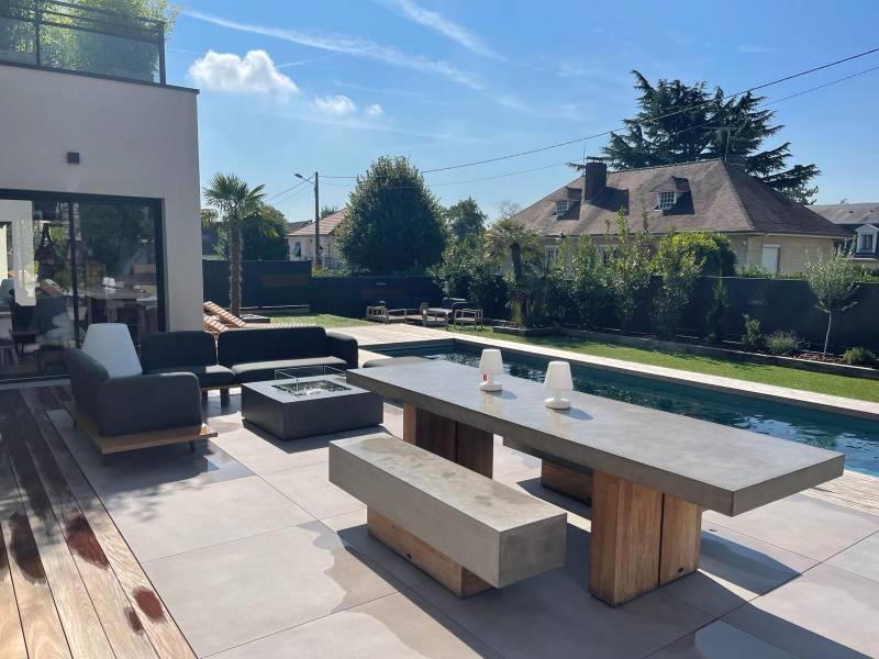 House with Swimming Pool Available for Photoshoot Rental in Paris, FRANCE