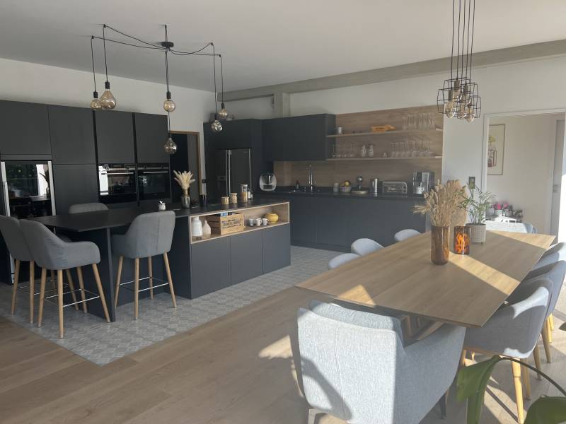 Filming location in the Île-de-France region of France