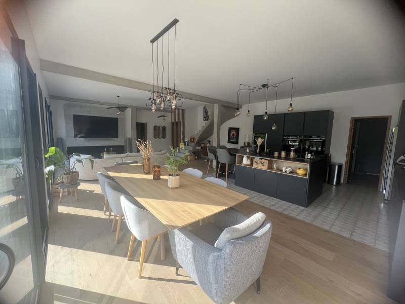 Renting a Contemporary Modern House for Professional Photo Shoot in Paris, France