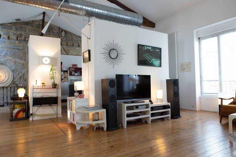 Loft available for rent for film shooting purposes in Bordeaux, FRANCE