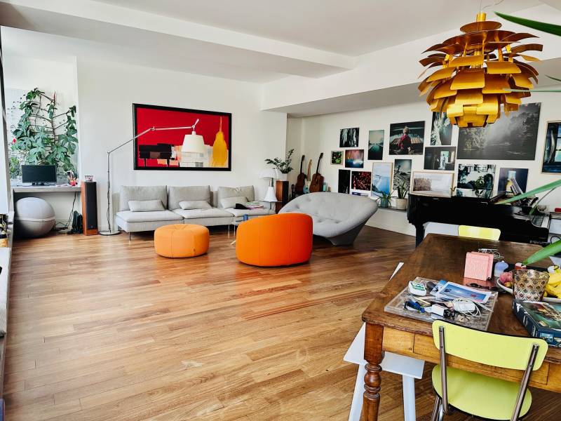 renting a loft for a photoshoot in Paris, FRANCE with ideal lighting and spacious design
