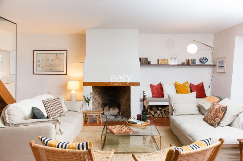 Country house location available for professional photoshoot in Paris, FRANCE