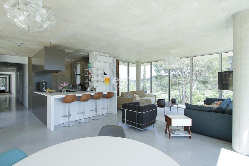 original filming location for Airbnb promotional content