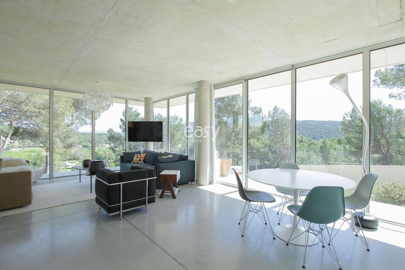 filming location in the beautiful and historic region of southern France near Aix-en-Provence