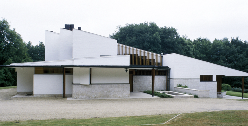 Vintage house available for rent for professional photography shooting sessions in FRANCE