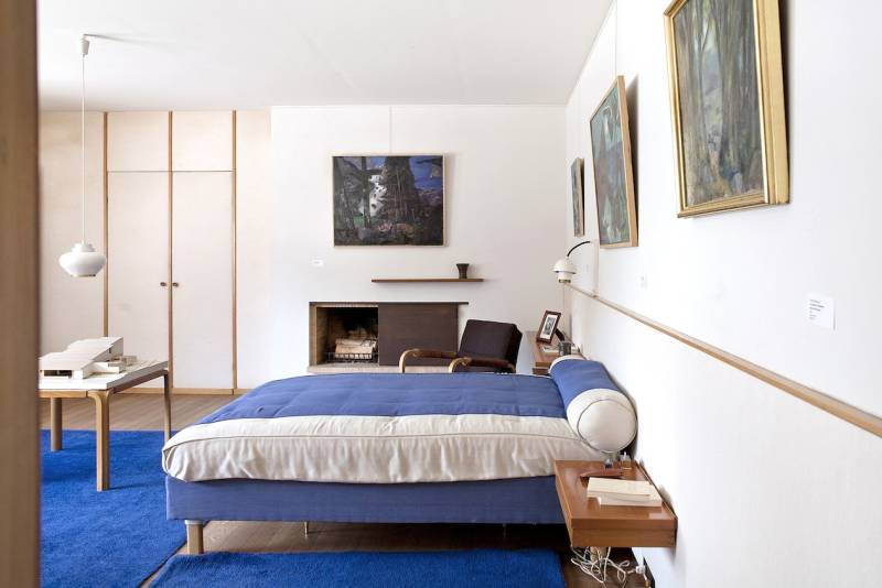 Vintage photo shoot location with a retro atmosphere in the city of Paris, FRANCE