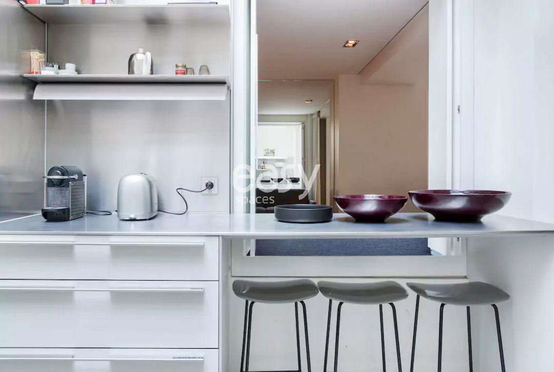 film locations and elaborate movie set designs in the city of Paris 75