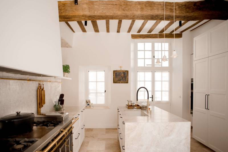 elegant and stylish photoshoot location set in the chic and fashionable city of Paris, FRANCE