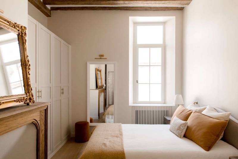 agency specializing in scenic shooting locations across Paris, FRANCE