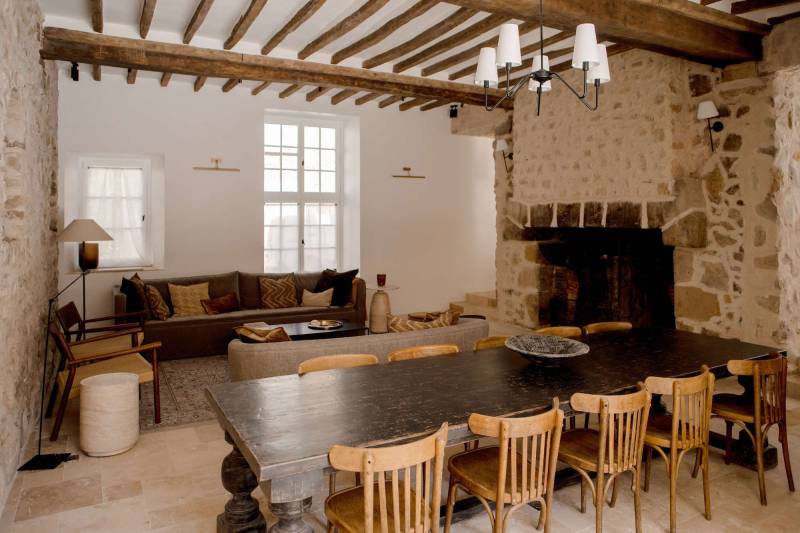 Location of the photoshoot for the advertising campaign in the city of Paris, FRANCE